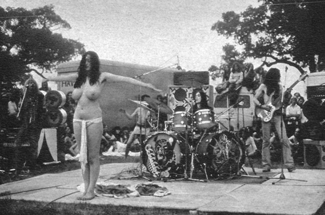 italia_hawkwind73.jpg (52782 bytes)