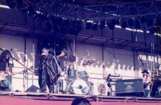 Hawkwind reading 4.jpg (12659 bytes)